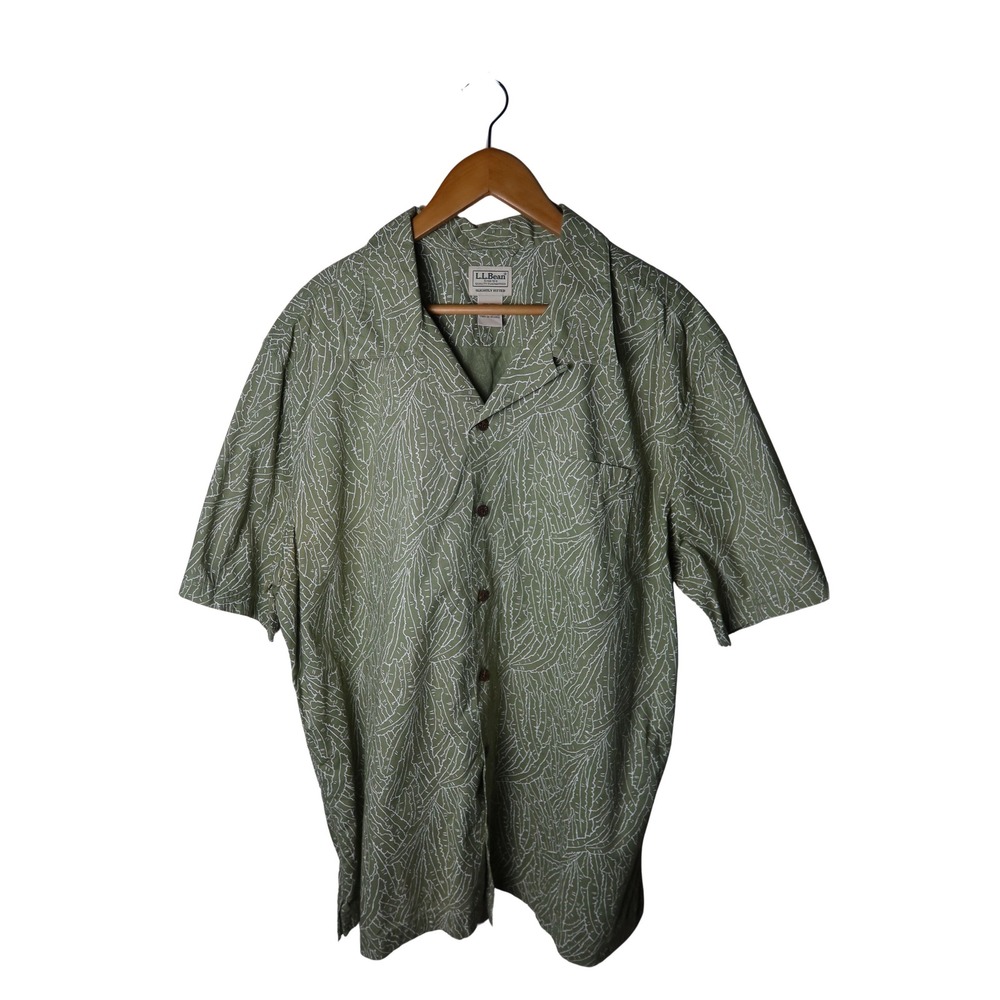 LL Bean Mens Large Slightly Fitted Short Sleeve Camp Shirt Sage Green Abstract
